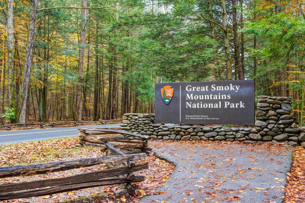 Mountain Charm Villa Gatlinburg Exterior photo